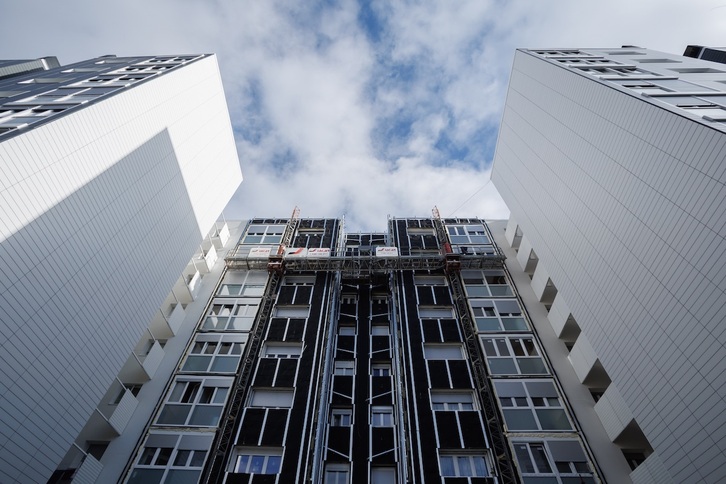 Los menores de 35 y mayores de 60 años tendrán preferencia a la hora de acceder a vivienda pública.