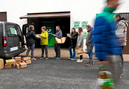 Errigorako sarekideak, eskariak prestatzen.