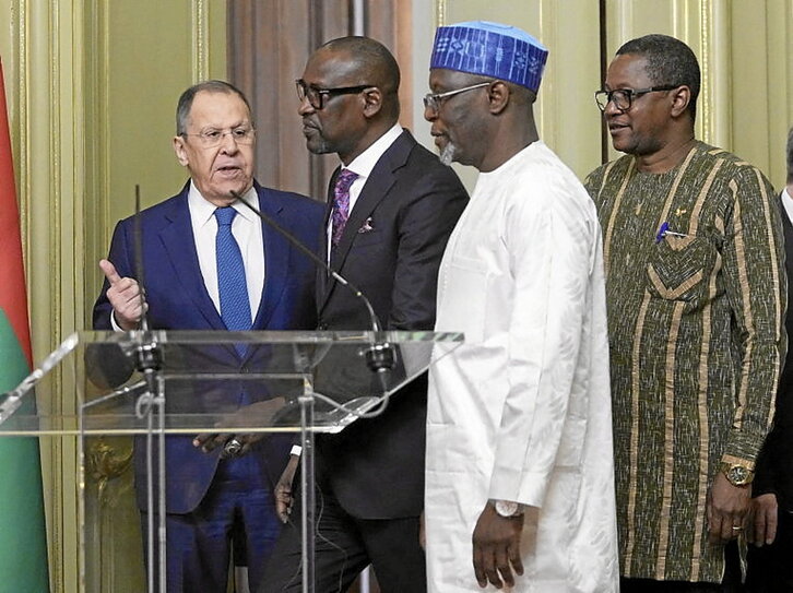 Lavrov con los ministros africanos.