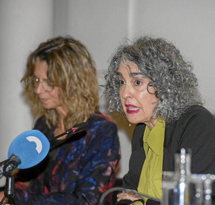 Irudian, Maider Behoteguy eta Ibone Bengoetxea.