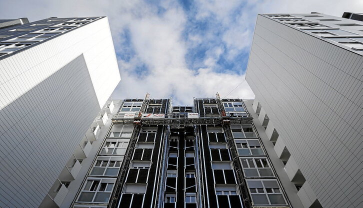 Los menores de 35 y mayores de 60 años tendrán preferencia a la hora de acceder a vivienda pública.