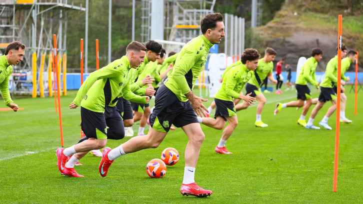 Los realistas, durante uno de los entrenamientos de esta semana en Zubieta.