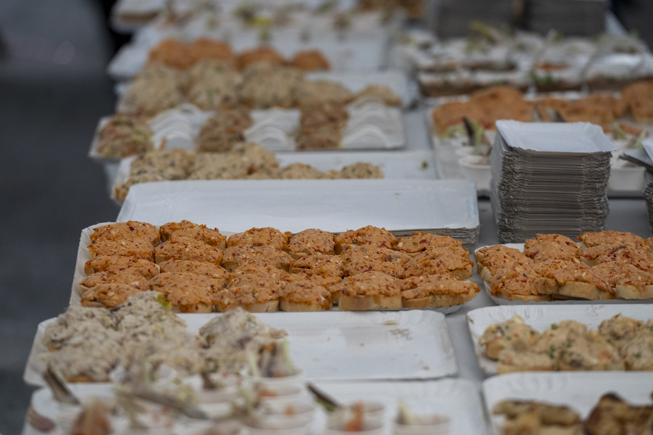 Mota askotako berdel pintxoak. 