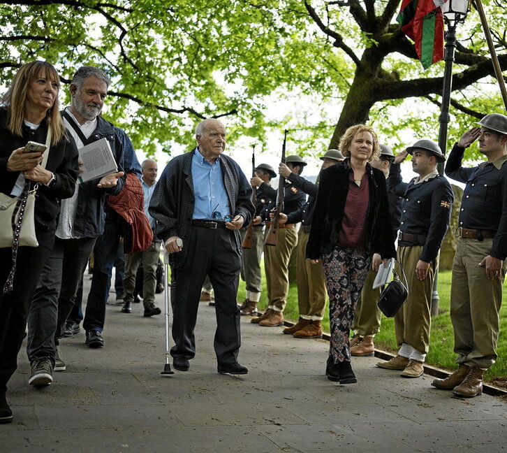 Senideei Bizkaiko Batzar Etxean harrera egin zieten. Une hunkigarriak izan ziren.