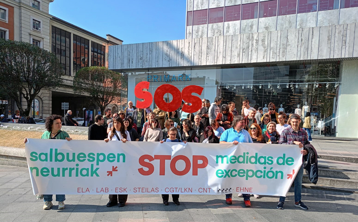 Gotzon Telleriaren egoera salatu dute sindikatuek Bilbon.