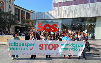 Gotzon Telleriaren egoera salatu dute sindikatuek Bilbon.