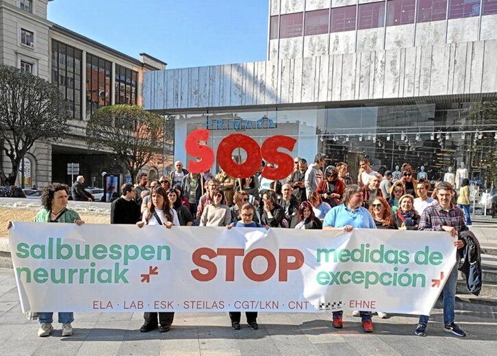 Sindikatuak Bilbon elkartu ziren atzo.