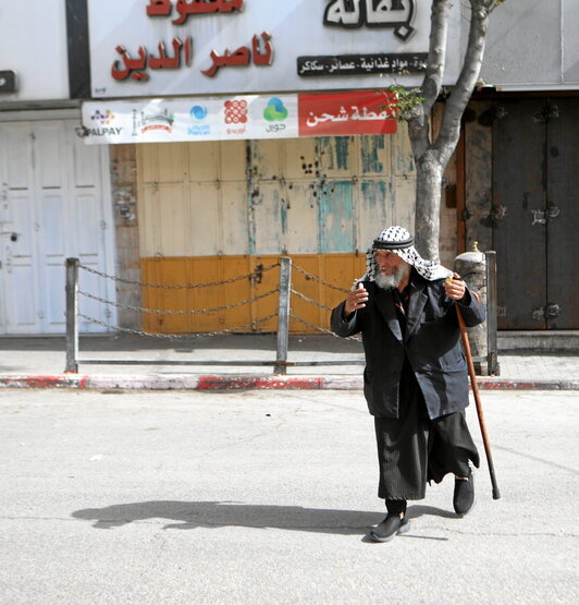 Comercios cerrados en Hebrón durante la jornada de huelga.