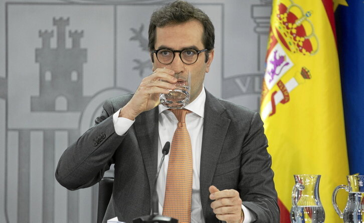 El ministro de Economía español, Carlos Cuerpo, explicó las medidas para contener el efecto de los aranceles.