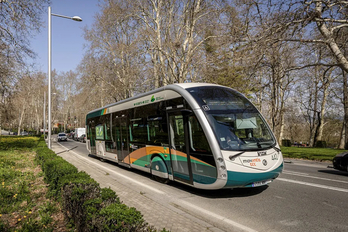 Los trabajadores de las villavesas de Iruñerria podrían parar en sanfermines.