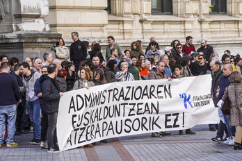 Kontseiluaren protesta hizkuntza eskakizunen alde, duela aste batzuk, Bizkaiko Aldundiaren aurrean.