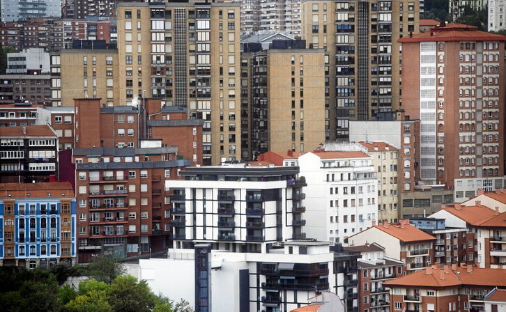 Viviendas en el barrio bilbaino de Santutxu.