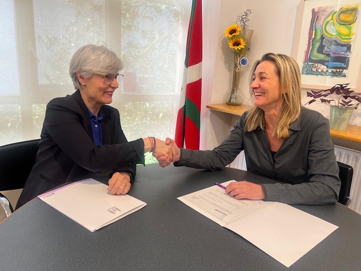 Miren Elgarrestak (Emakunde) eta Isabel Iturbek (Emakume Enpresariak) lankidetza hitzarmena sinatu dute ostegun honetan