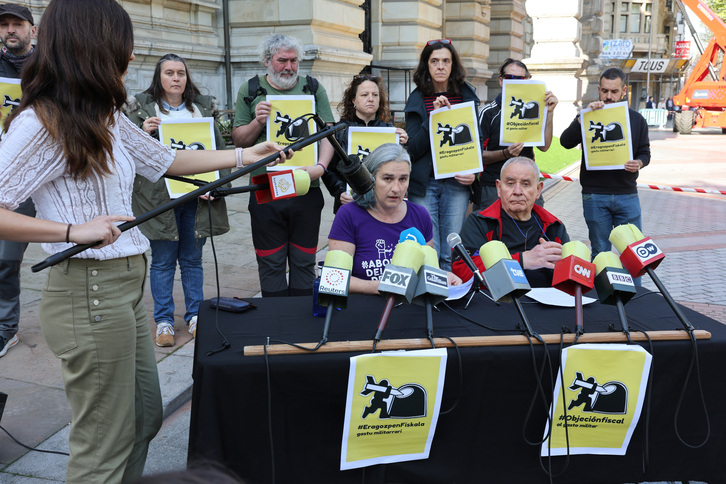La Plataforma de Objeción Fiscal al Gasto Militar de Euskal Herria ha animado a practicar la desobediencia civil en la campaña de la renta.