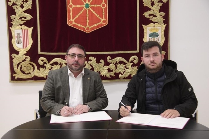 Firma en 2023 del convenio anual entre el Parlamento de Nafarroa y el Consejo de la Juventud.