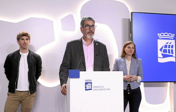 Eneko Goia durante su comparecencia ante los medios de comunicación para dar a conocer la decisión.