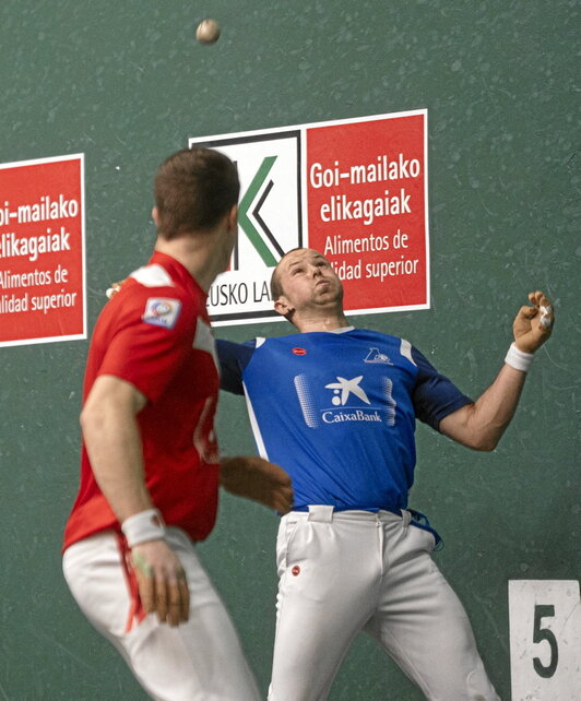 Artolak agindu zuen piloteoan, baina Elordi bikain aritu zen defentsan boleaz.