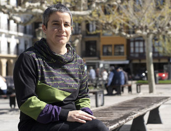 Gloria Rubio, en la plaza del Castillo de Iruñea.