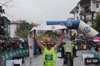 Oier Ariznabarreta Berako helmugan; durangarrak bederatzigarren garaipena sinatu zuen.