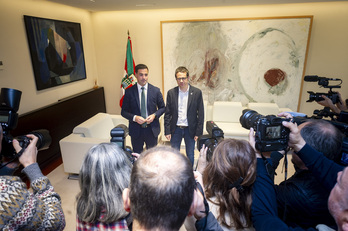 Otxandiano y Pradales, ante los medios al iniciar su reunión.