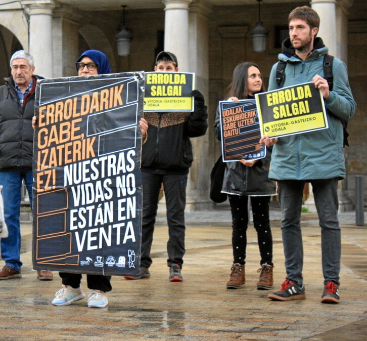 “Erroldarik gabe, izaterik ez” kanpaina.