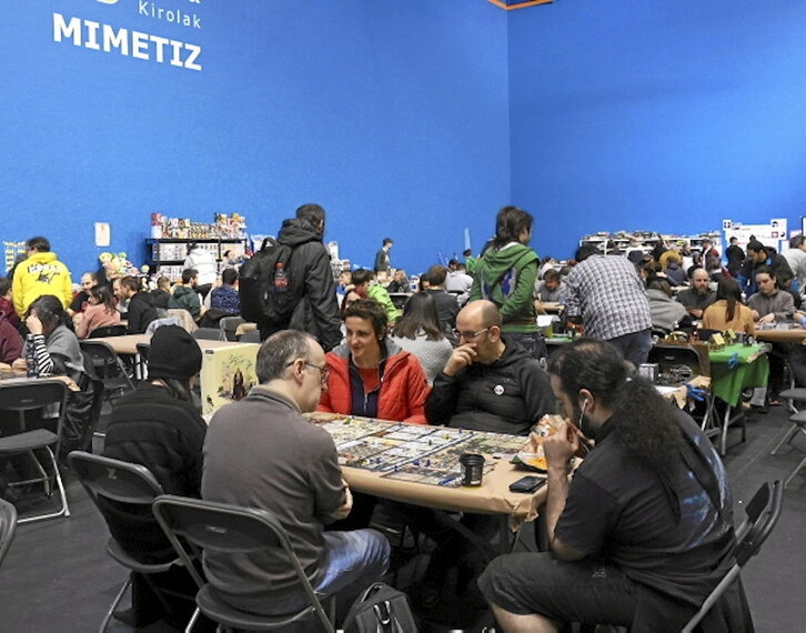 Ambiente en el frontón Mimetiz de Zalla durante la celebración de la anterior edición de las Omicron, en la Semana Santa de 2024.