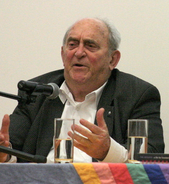 Denis Goldberg apartheidaren aurkako ekintzaile eta politikaria gaur bost urte zendu zen.