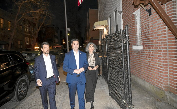 El secretario de Acción Exterior, el lehendakari y la vicelehendakari, en Nueva York.