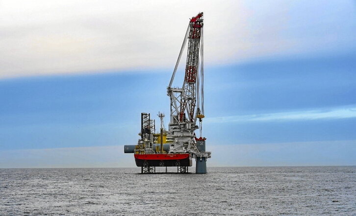 Los monopilotes que se colocarán tienen una altura de 84 metros.