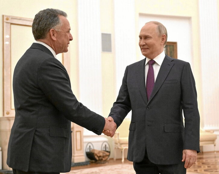Vladimir Putin recibe a Steve Witkoff en el Kremlin.