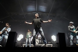 Gatibu taldea agur esatera doa. 