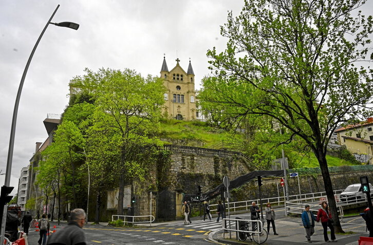 La ladera de San Bartolomé, en Donostia, donde estaba proyectado un centro comercial y un aparcamiento.