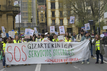 Donostiako Gizarte Ekintzako langileak protestan, martxoan.