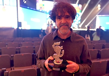 Gorka Urbizuk eskuratu du euskarazko disko onenaren 2025eko MIN Saria.