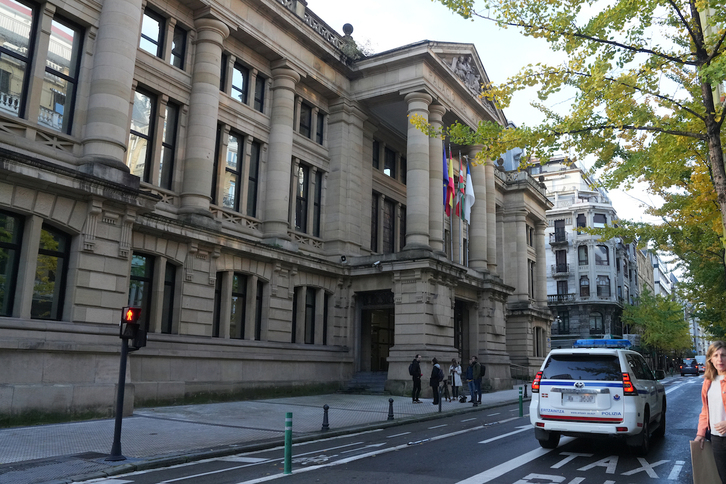 La Fiscalía de Gipuzkoa pide 31 años y nueve meses para el investigado.