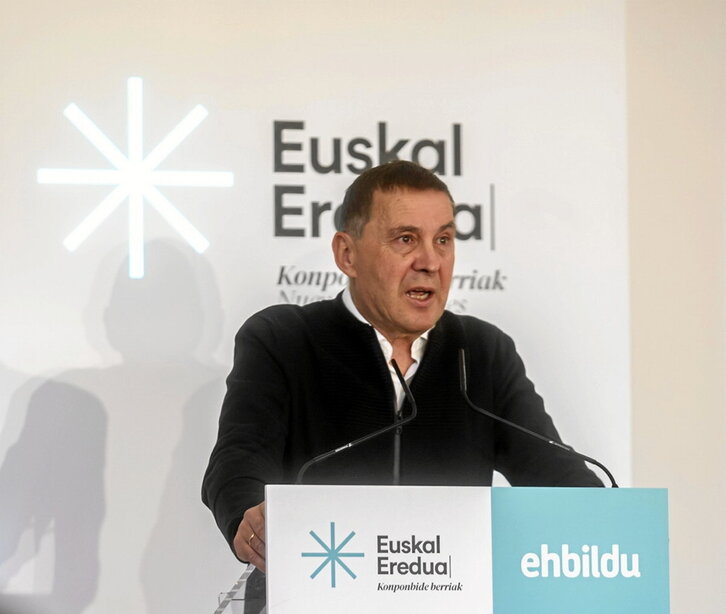 Arnaldo Otegi y Aitor Esteban se posicionaron sobre el apagón.