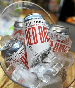 Euskal sagardoak balearen arrantzarekin izan zuen harremana izan da Saizar sagardotegiak bere ontzi berrirako erabili duen irudi eta historiaren inspirazio iturri.