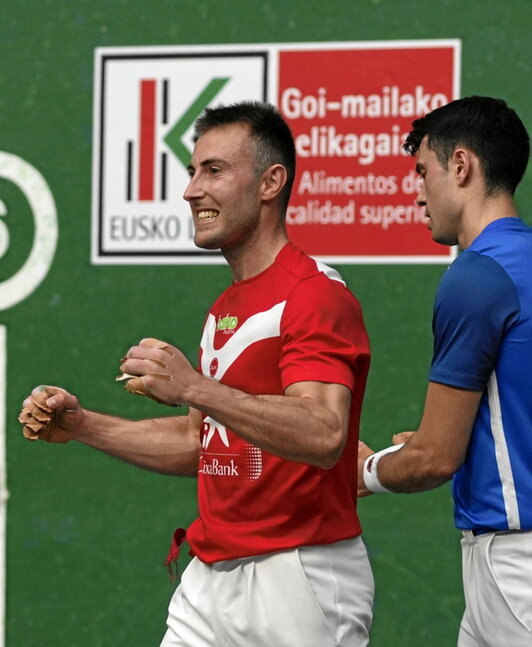 Joanes Bakaikoa, pozik garaipenarekin.