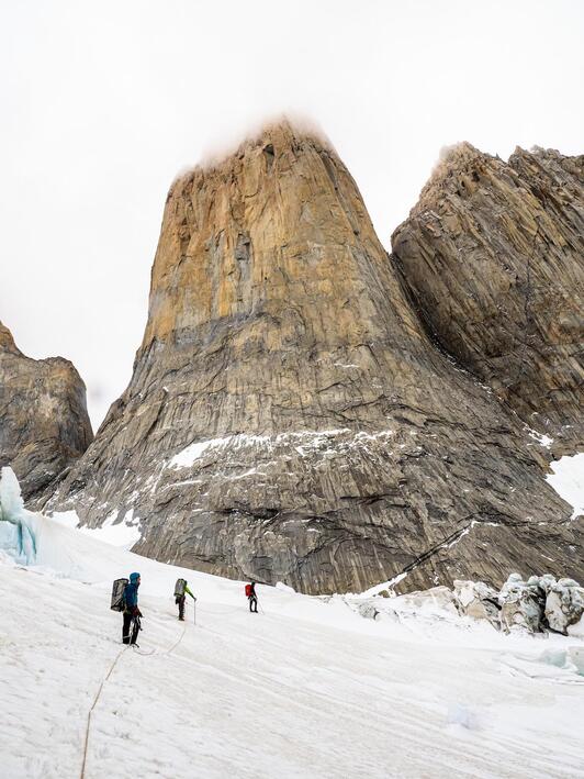 Paineko Erdiko Dorrera hurbiltzen; “Riders”-en klimak ez zien lagundu.