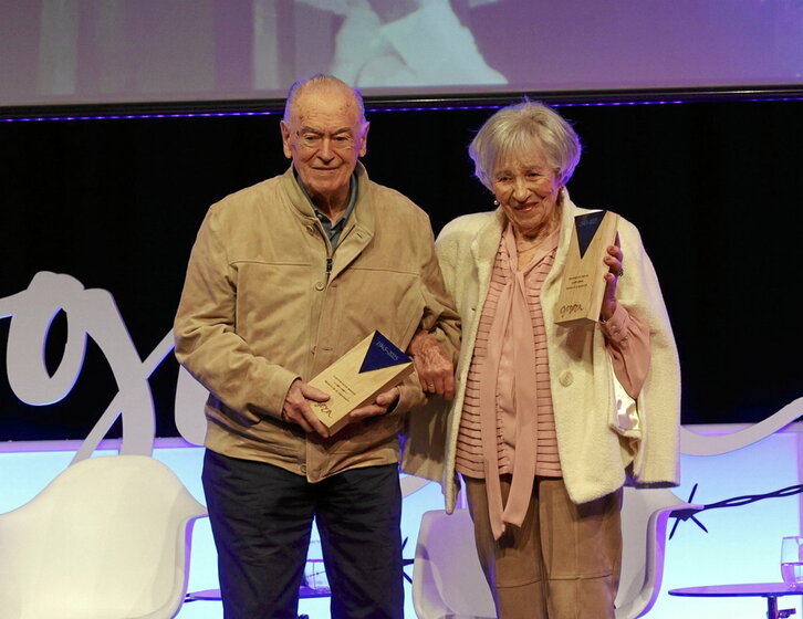 Eugenio Azurza y Lola Madariaga, hijos de víctimas de la deportación.