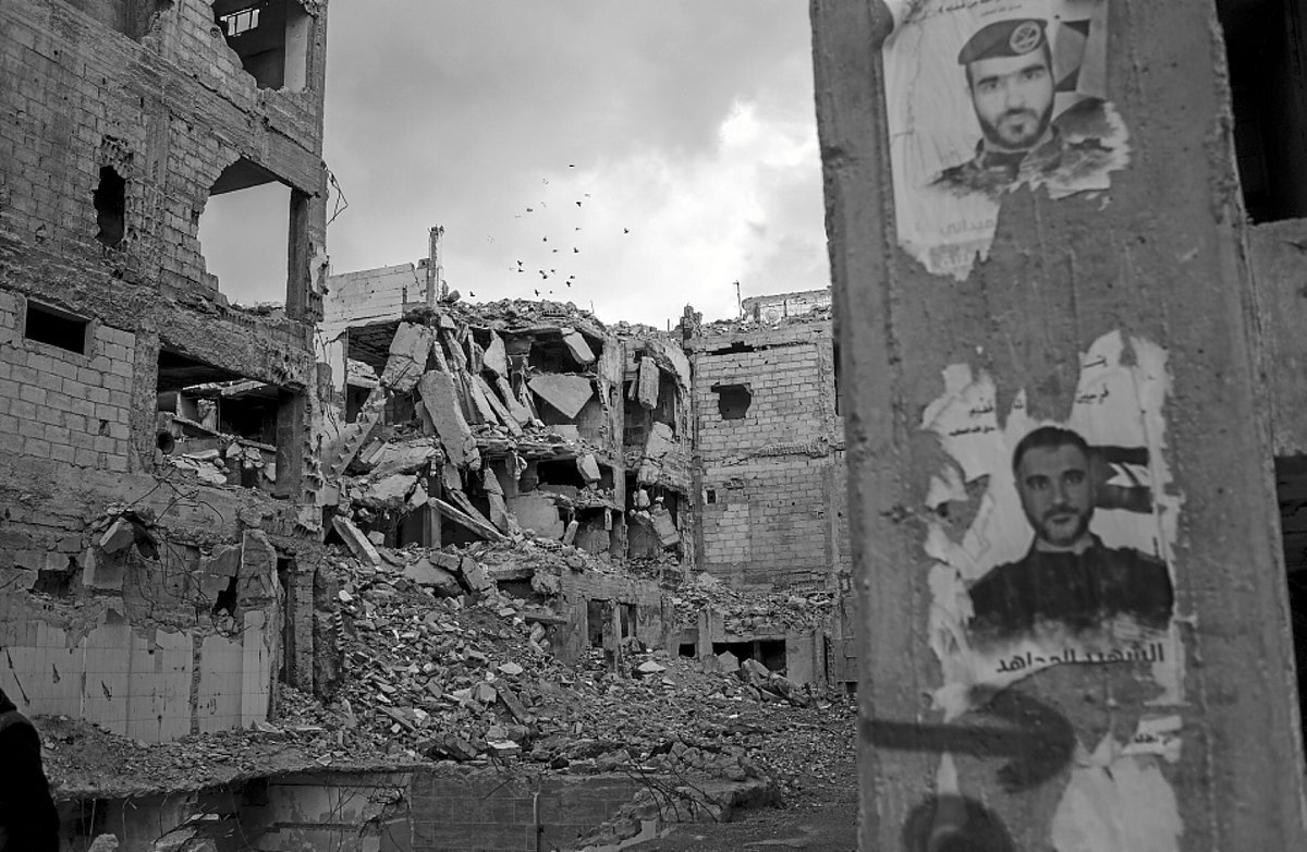Retrato de militantes palestinos muertos por Israel en el sur de Siria recientemente.