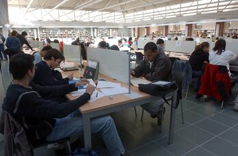 EHUko ikasteko gelak Araban, artxiboko irudian.