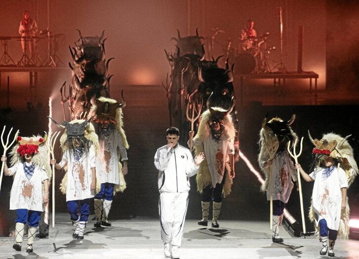 Zetak talde nafarrak mitologia eta modernitatea uztartzen dituen “Mitoaroa” ikuskizunarekin egin zuen «sold out».