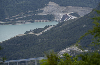 Vista de la presa del embalse de Esa.