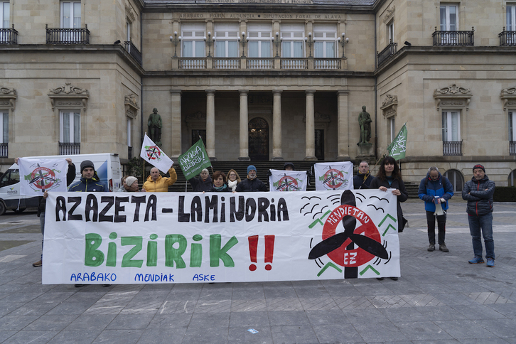 Una protesta contra los parque eólico y fotovoltaico de Laminoria.