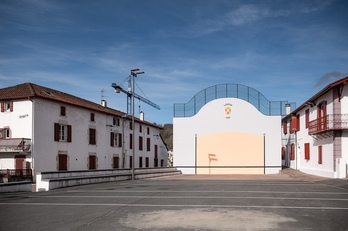 La commune de Louhossoa compte 870 habitants.