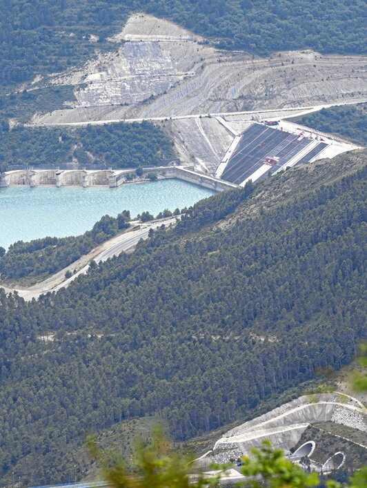 Vista de la presa del embalse de Esa.