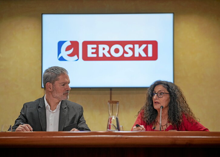 Mikel Larrea y Rosa Carabel, secretario general y CEO del grupo Eroski, respectivamente.