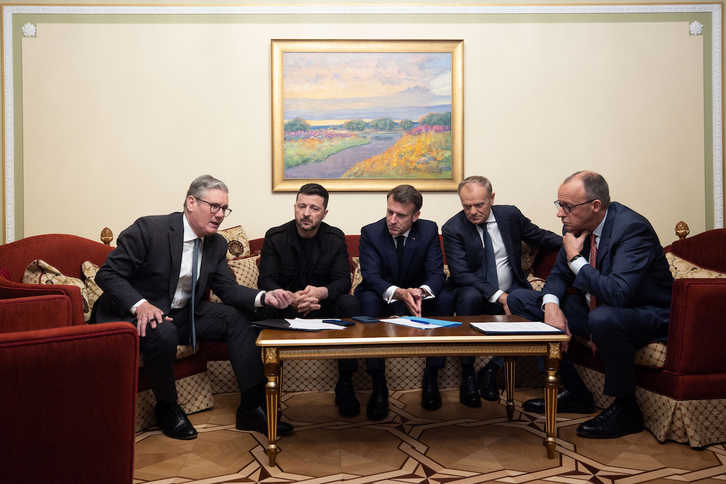 Varios líderes europeos junto a Zelenski, hoy en Kiev.