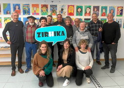 ZirHika taldeko kideak Euskal Herri osoko ordezkariak dira, hitanoa sustatzeko ekimenak antolatzen dituztenak.
